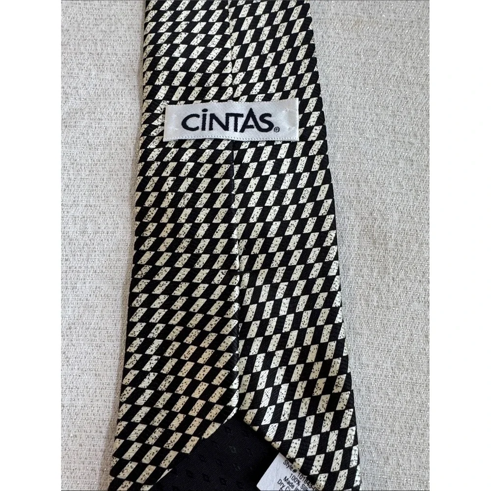 Cintas‎ Mens Silk Necktie Black Silver Geometric Diamond Pattern 101843-090 USA
